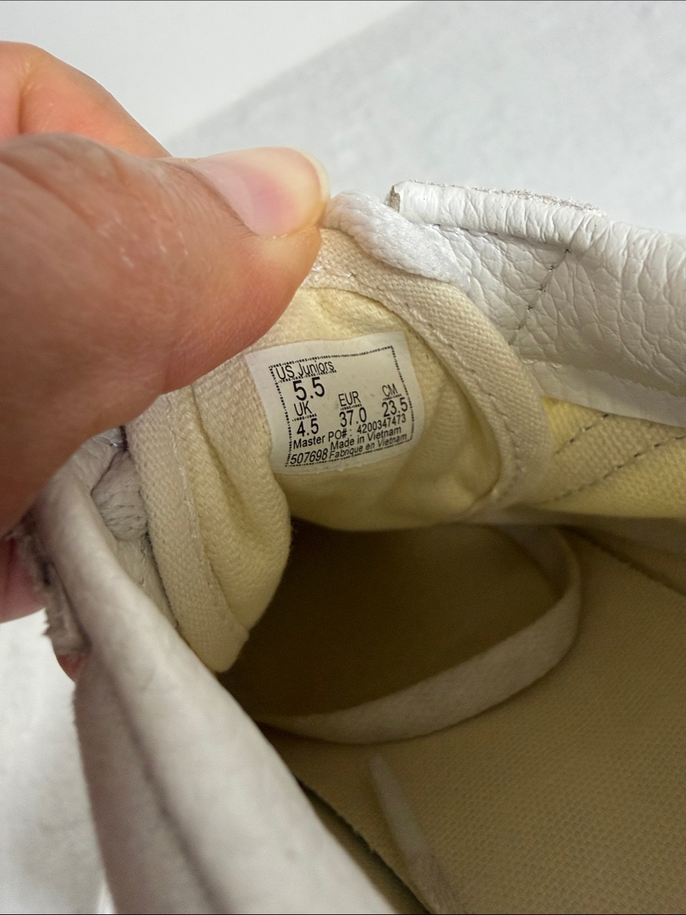 Vans Juniors Classic Low-Top White Sneakers with Navy Side Stripe Size 5.5 - Picture 7 of 10